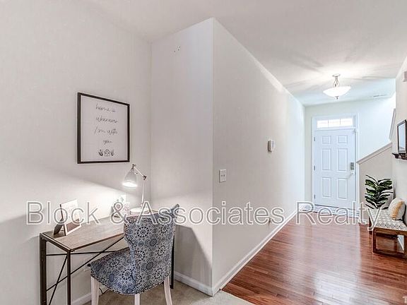 3rd image of 708 Mardonie Reach Ln