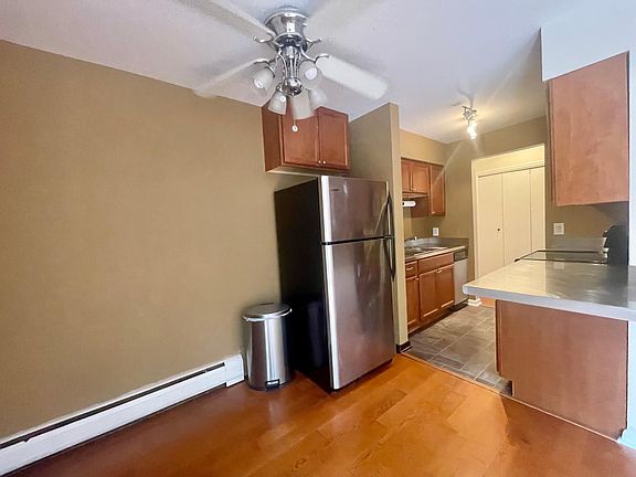3rd image of 633 Robert St S APT 105
