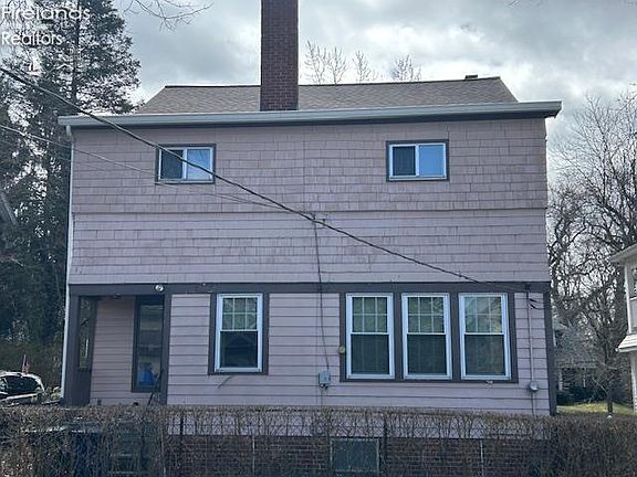 3rd image of 3115 Essex Rd