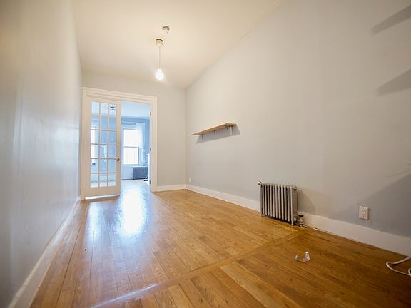 4th image of 188 Suydam St #3