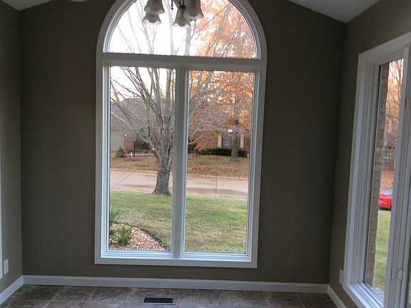 4th image of 535 Barkley Ct
