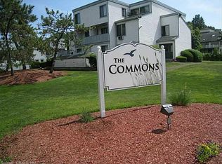 16B Hamre Ln, Branford, CT 06405