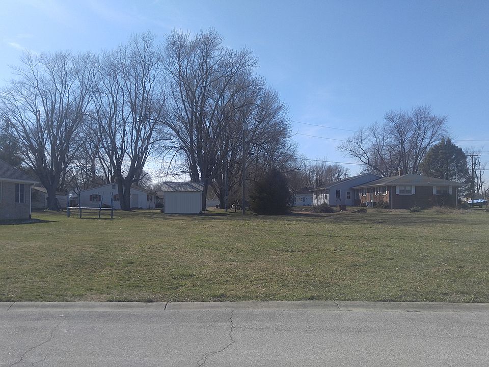 1st image of 402 N Elm St