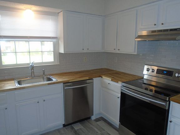 2nd image of 2110 Kings Gate Cir #9