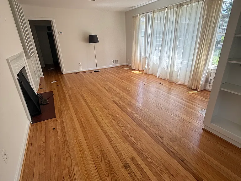 4325 Maple Ave — Photo 17