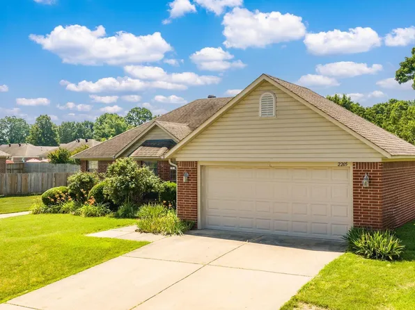 2205 Wilmington Dr, Conway, AR 72034