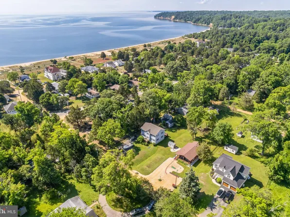 10969 Holly Dr, Lusby, MD 20657