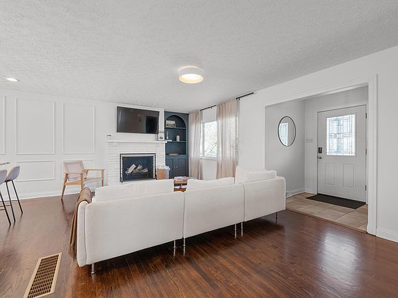 5th image of 703 Island Ct