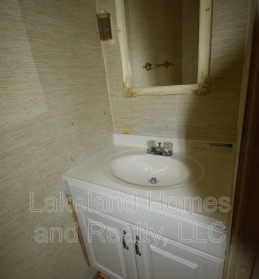 1567 Longbow Dr — Photo 9