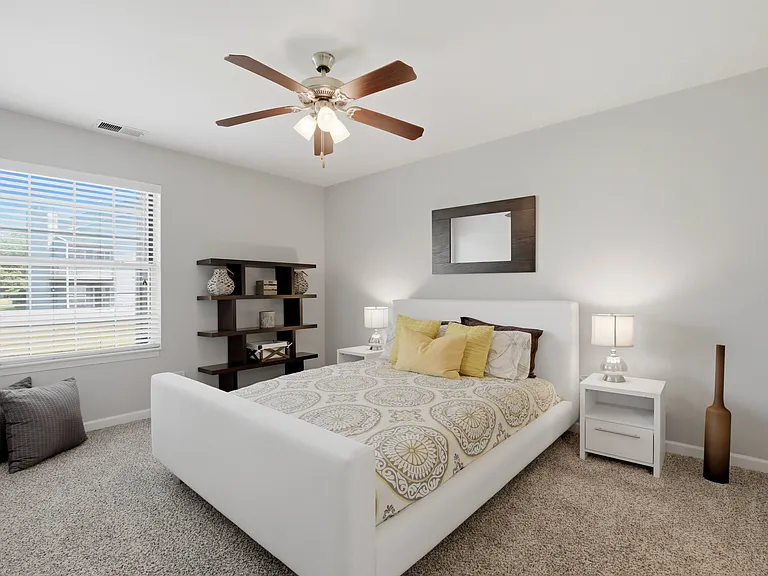 Forest Pointe Apartments — Photo 12