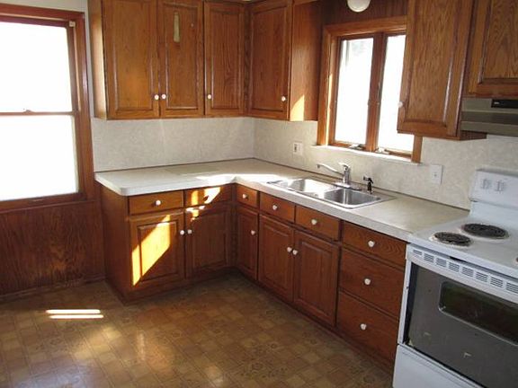 5th image of 21821 Stephens St
