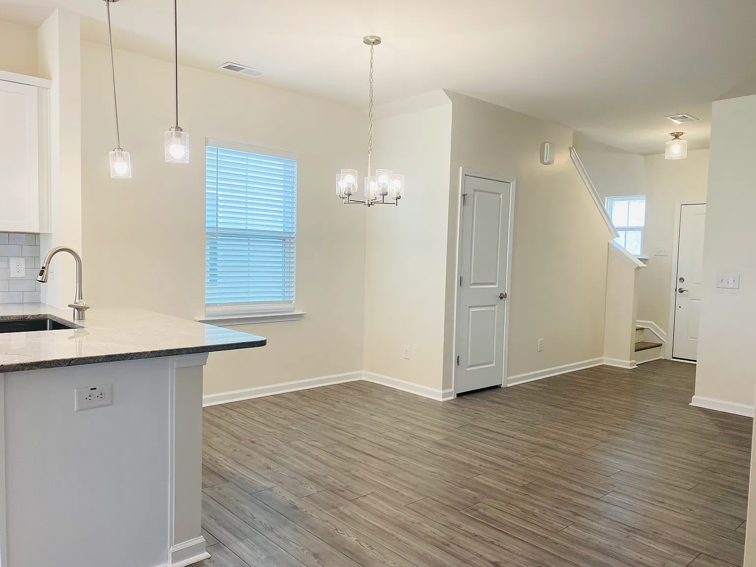 4 bed, 2052 sqft, $2,295 — Photo 4
