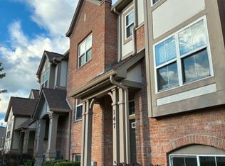 147 Rosehall Dr, Lake Zurich, IL 60047