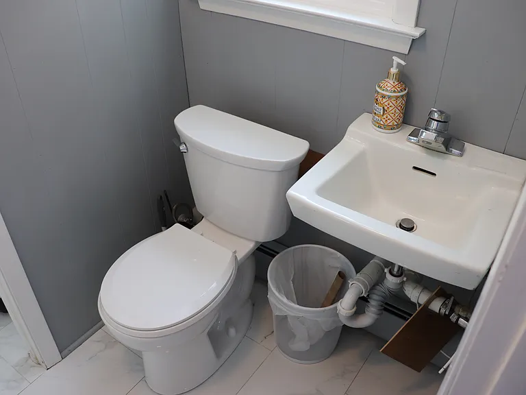 442 Surrey Ln #A — Photo 32