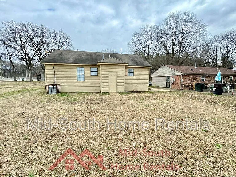 233 Sycamore Rd — Photo 13