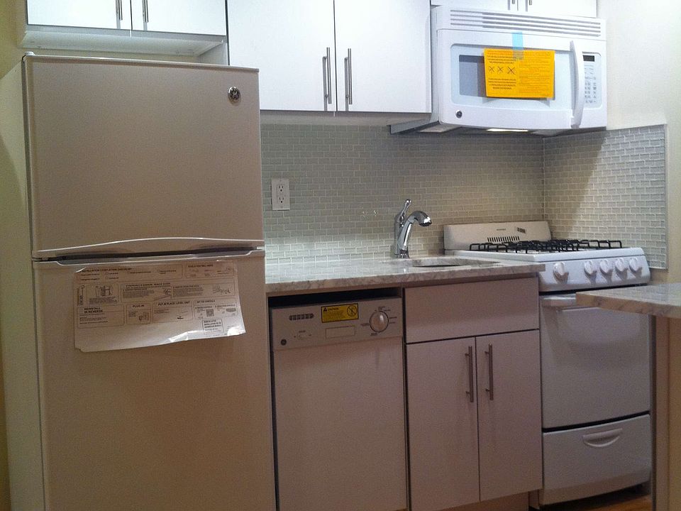 1st image of 239 E 5th St APT 1B
