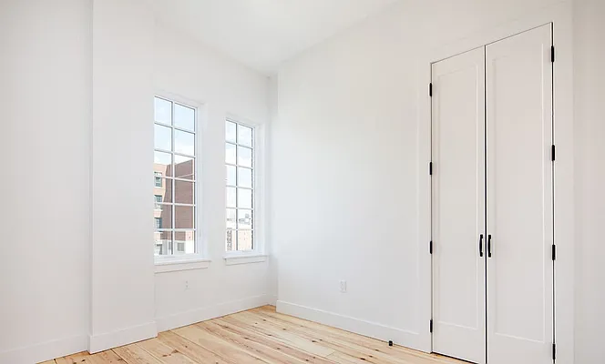 Rented by EXR | media 121