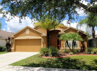 18842 Maisons Dr, Lutz, FL 33558
