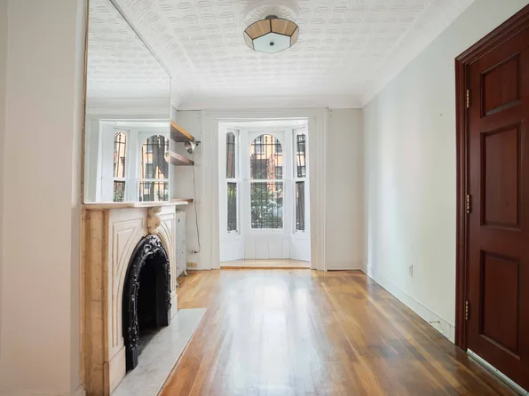 240 Dean Street image 1 of 8