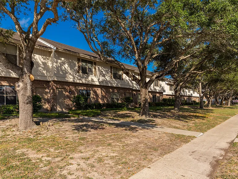 5501 Burnham Dr — Photo 13