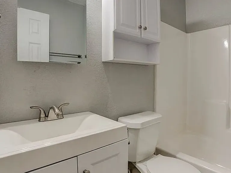 42nd West Apartments — Photo 10