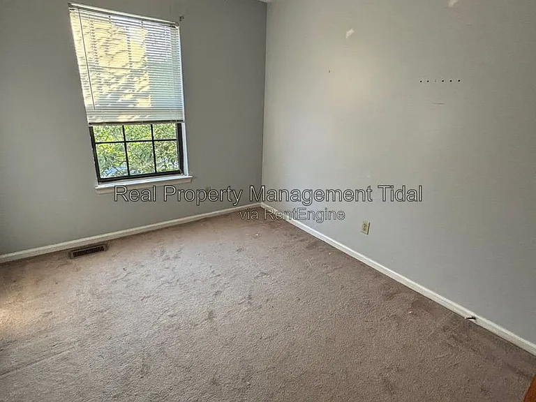 361 Circuit Ln — Photo 13