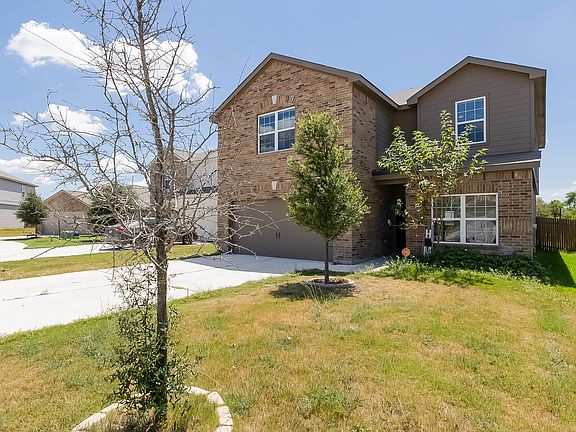 3rd image of 172 Allington Cir