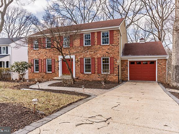 2nd image of 15737 Edgewood Dr