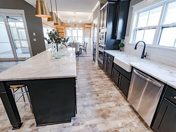 7th image of this home