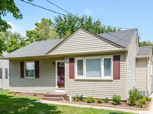 21 Farnsworth Ave, Maple Shade, NJ 08052