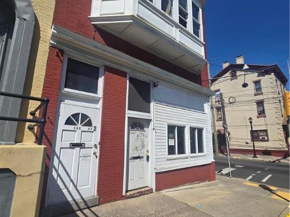 348 N 6th St #2F