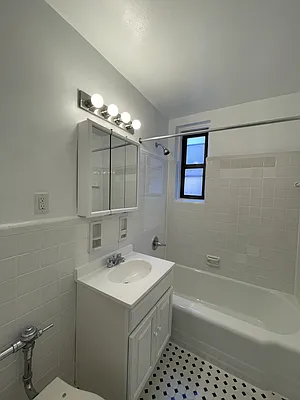 Rented by Giaps Realty Group LLC | media 21