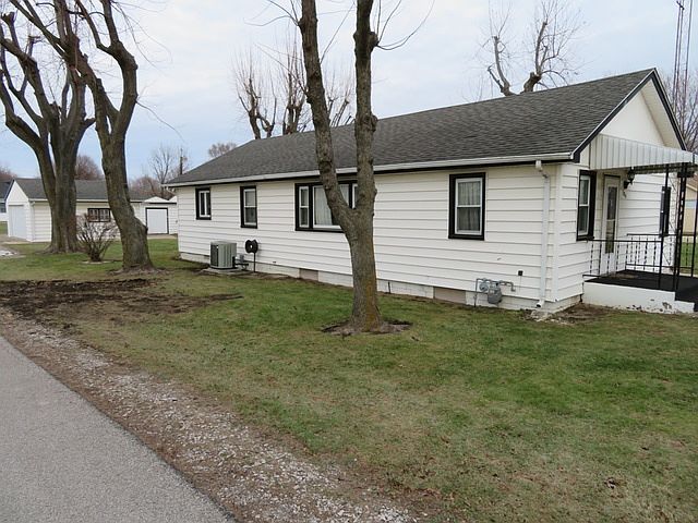 1st image of 580 Lake St