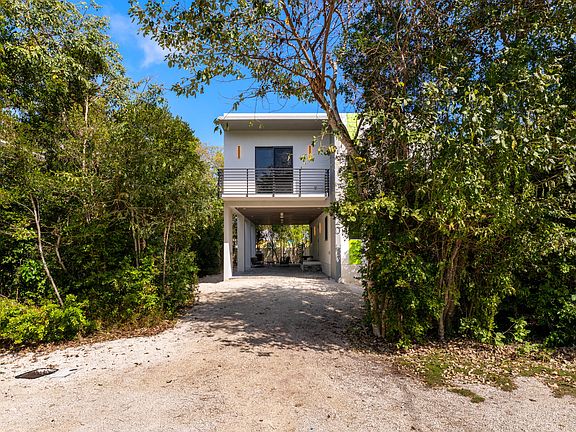 3rd image of 20 Coral Dr