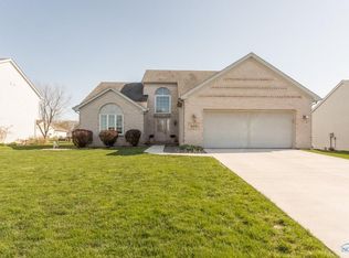 939 Jennison Dr, Rossford, OH 43460
