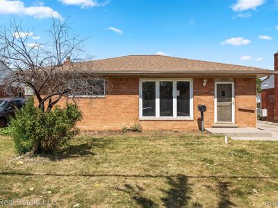 15225 Common Rd, Roseville, MI, 48066