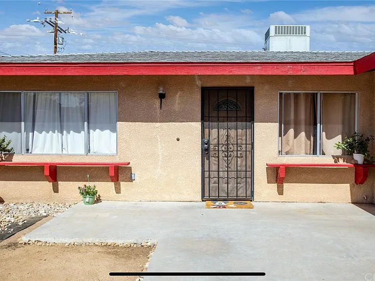 7360 Goleta Ave — Photo 2