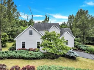 305 Vista Dr, Shavertown, PA 18708