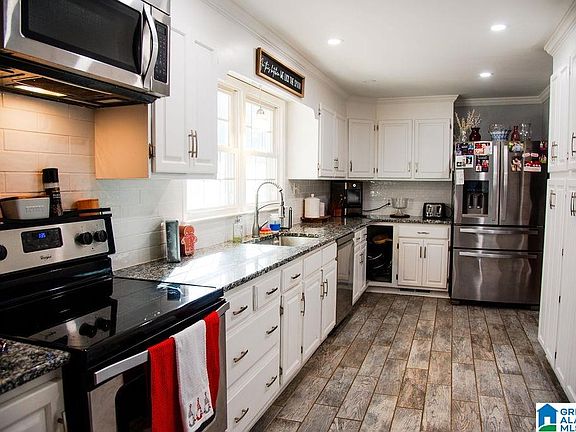 3rd image of 1822 Pleasant Ridge Dr
