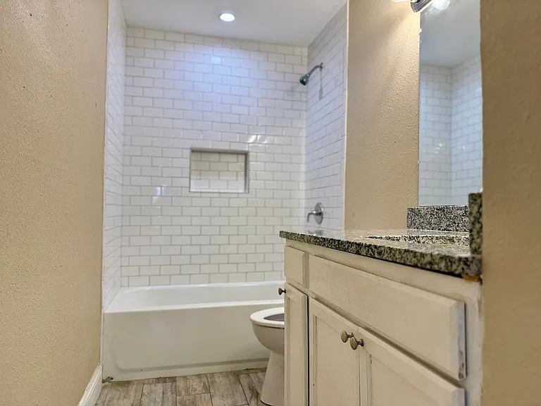 609 Howard Dr — Photo 13