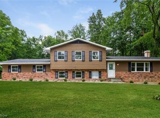 321 Chatham Dr, Aurora, OH
