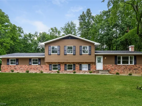 321 Chatham Dr, Aurora, OH 44202