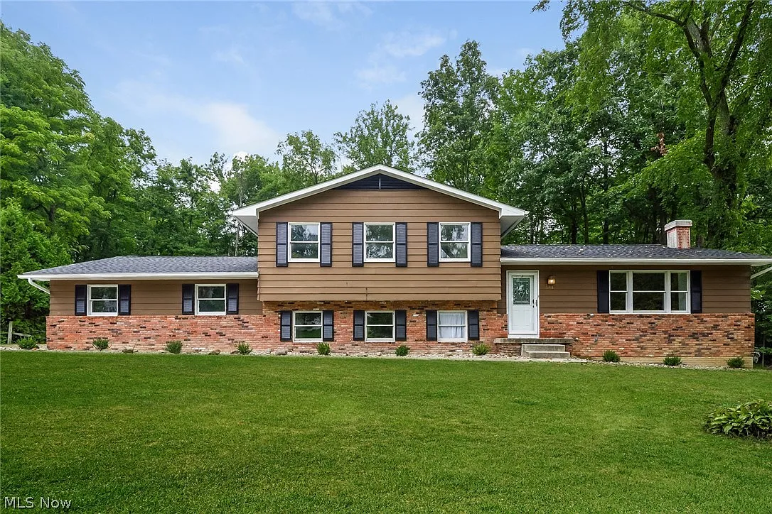 321 Chatham Dr photo 1