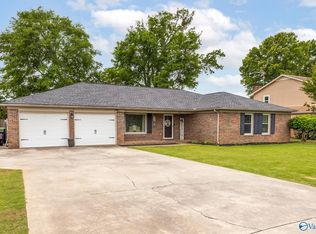 2205 Victoria Dr SW, Decatur, AL 35603