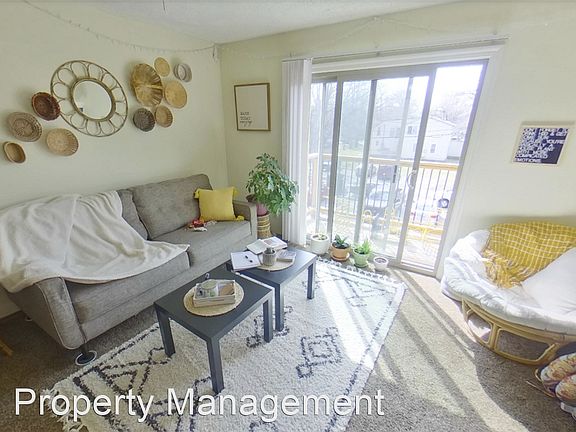 2nd image of 1031 Bluemont Ave #15