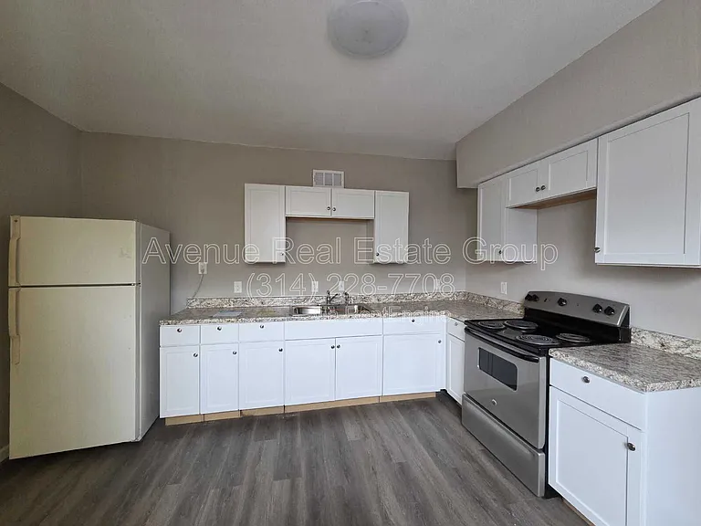 1131 N Florissant Rd — Photo 11