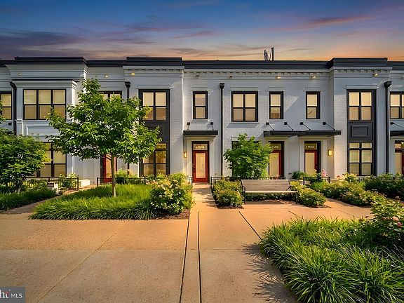 2nd image of 11326 Emerald Park Rd