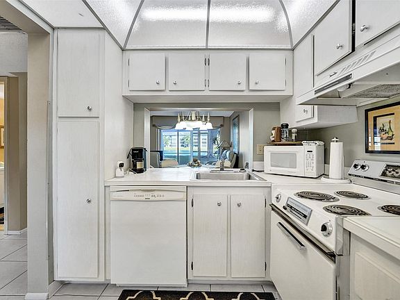 5th image of 9430 Poinciana Place #112