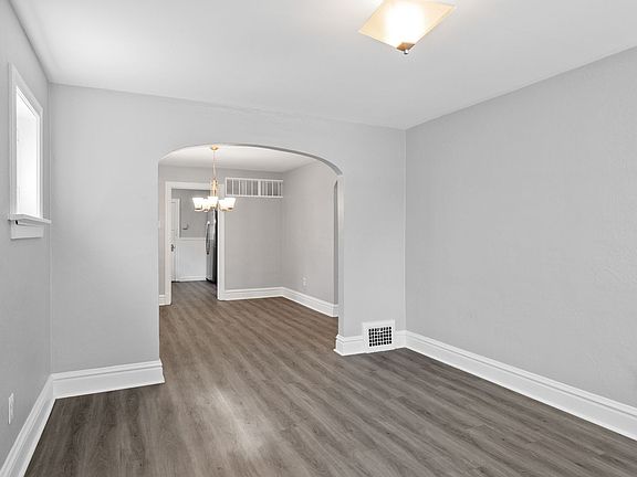 4th image of 3459 Macklind Ave