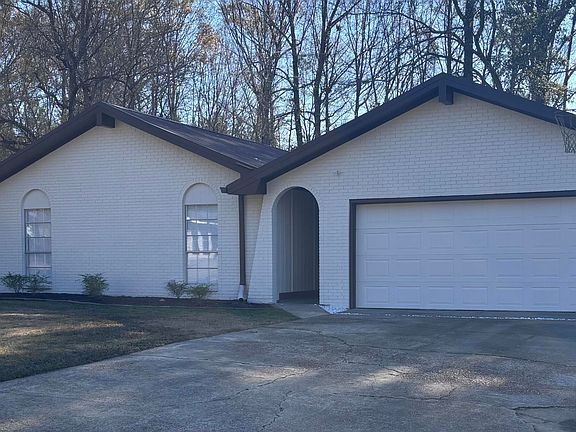 3rd image of 2607 Jennifer Dr